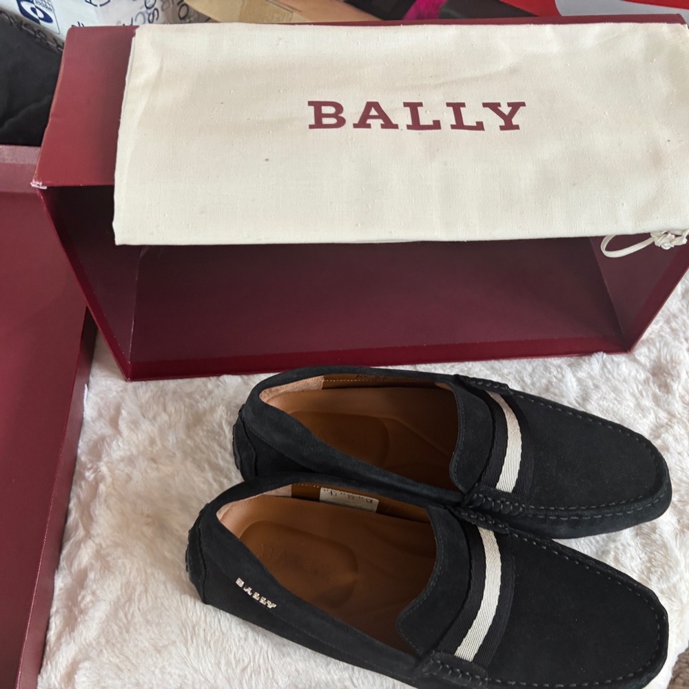 Bally Black Loafers size 6 with Elegant Slip-On Design